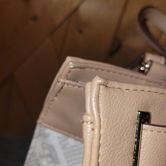 Juicy. Couture “Under Lock & Key” Shoulder Bag/Handbag - Picture 10 of 13